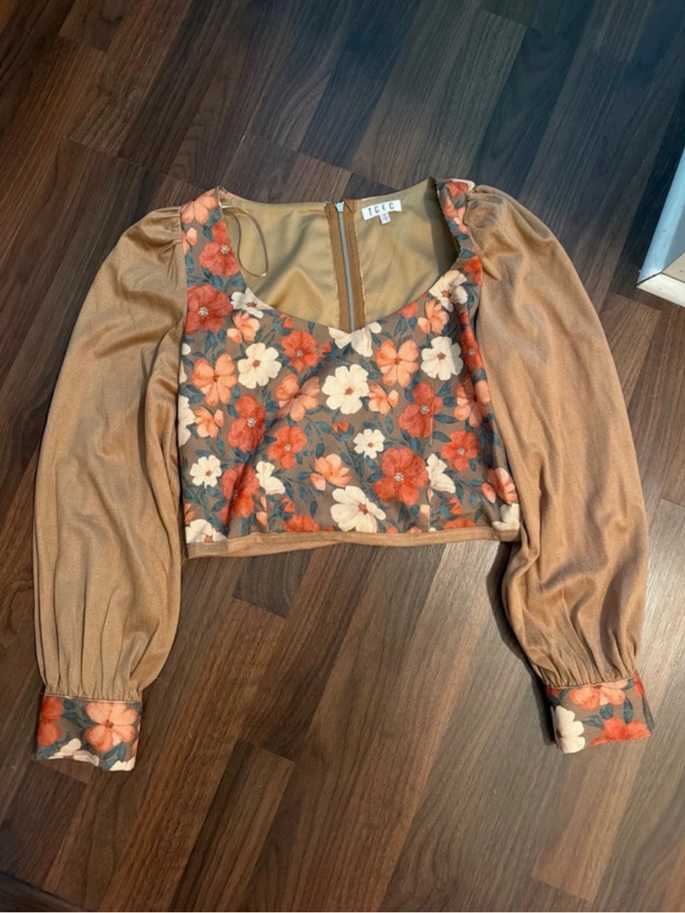 TCEC Rust Floral Crop Top with Tan Puff Sleeves